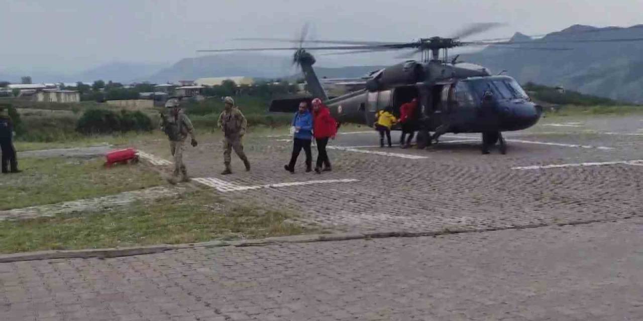 7 Saat Yürüyüp Kayboldu, Jandarma Teyakkuza Geçti