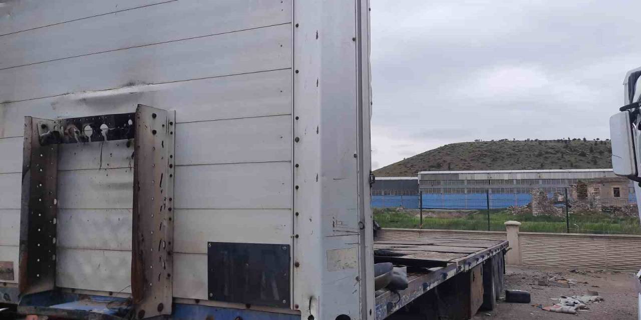 ‘Change’ Edilerek Şasi Numarası Değiştirilen Tır Dorselerine El Konuldu