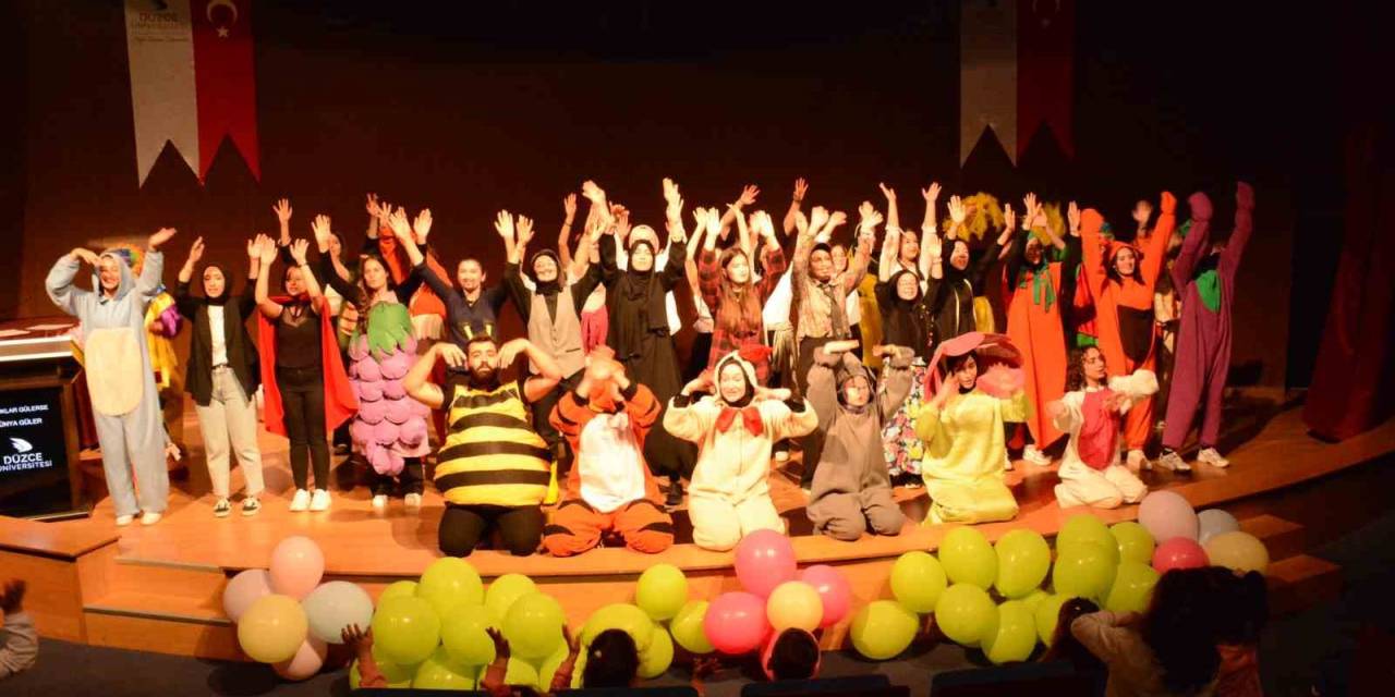 Çocuklar Gülerse Dünya Güler