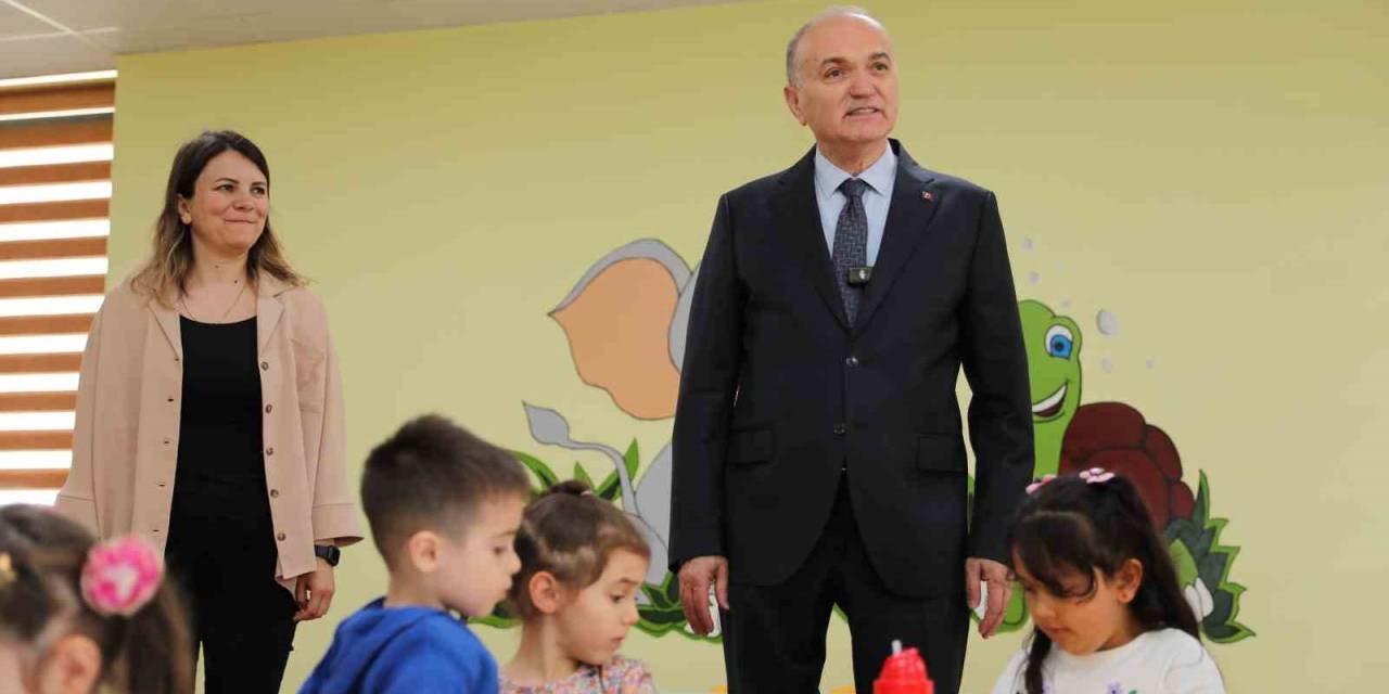 Belediye Personeli Huzurlu, Çocukları Mutlu