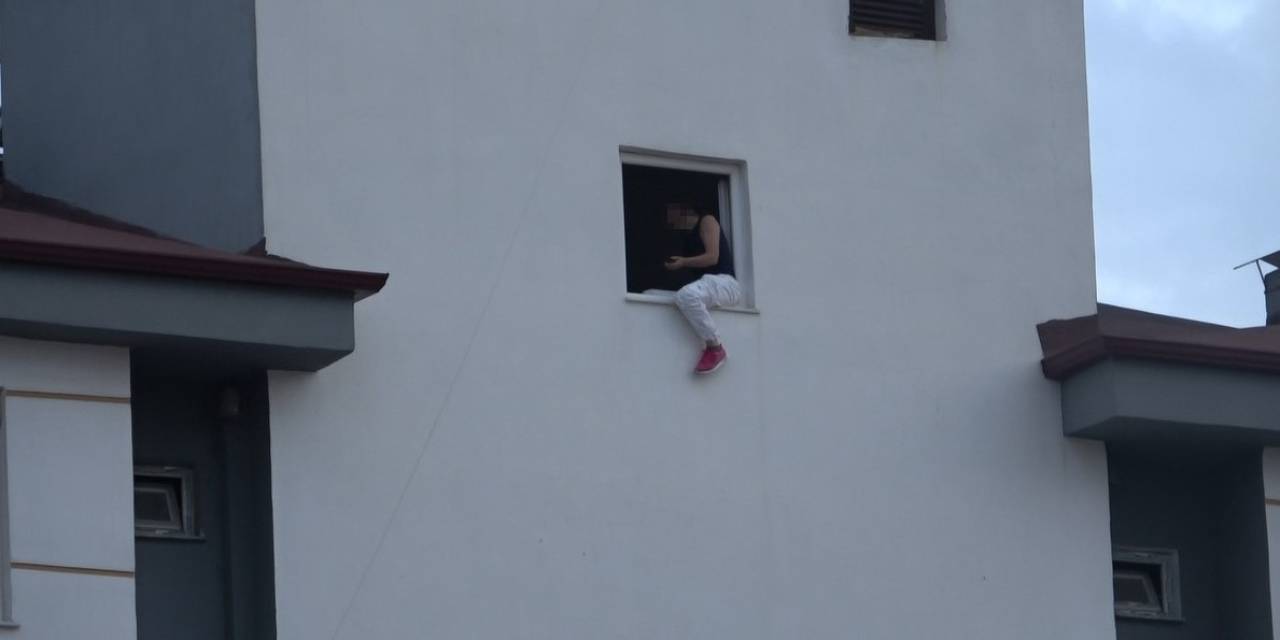 Antalya’da Mahalleliyi Ayağa Kaldıran Olay: Çocukları Apartmana Sokup Üzerlerine Benzin Döktü