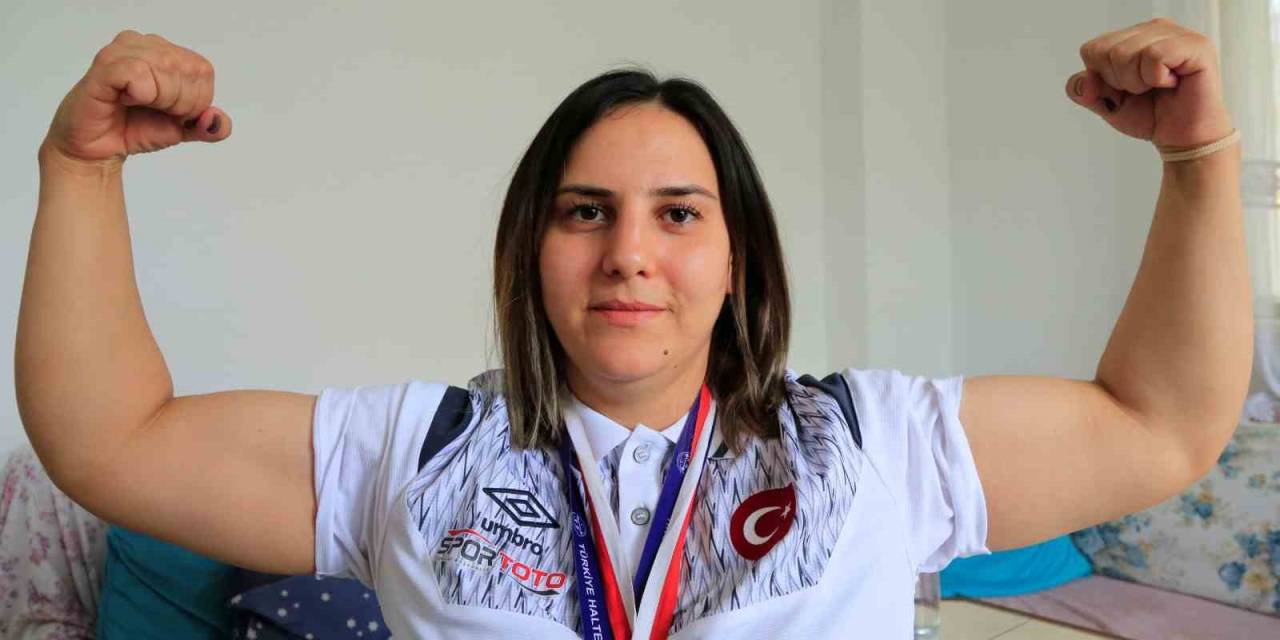 Kolları Engel Tanımıyor, Kendi Kilosunun 1,5 Katını Kaldırabiliyor