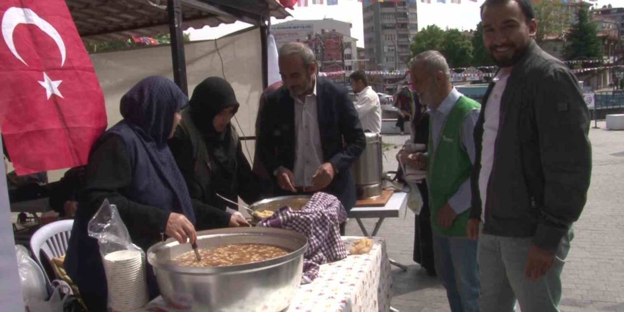 Kütahya’da Filistin Yararına Hayır Çarşısı