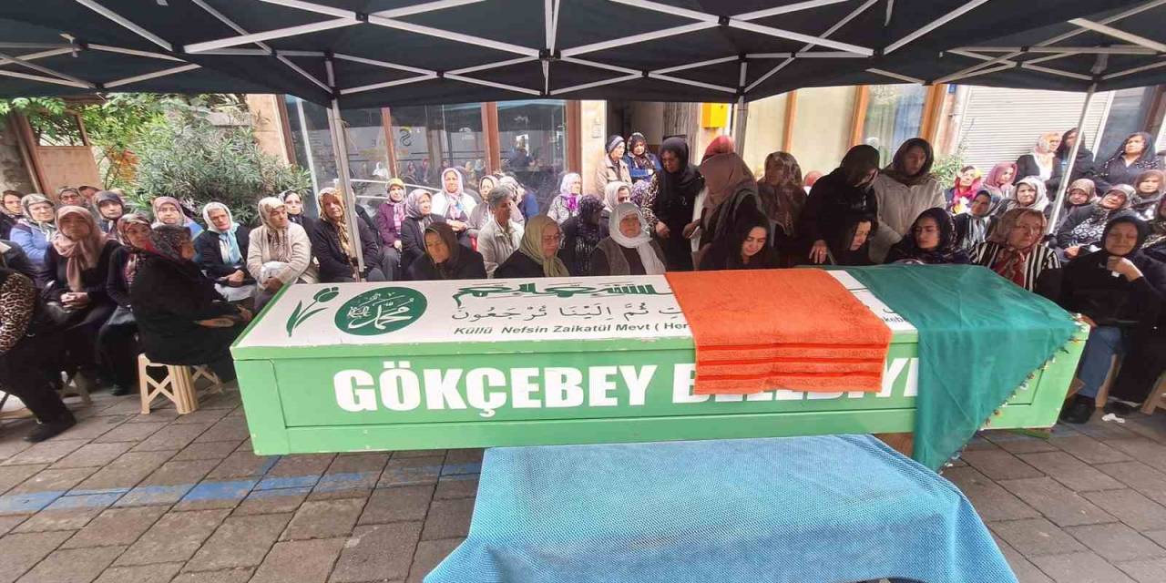 Kamyonun Altında Kalan Kadın Toprağa Verildi