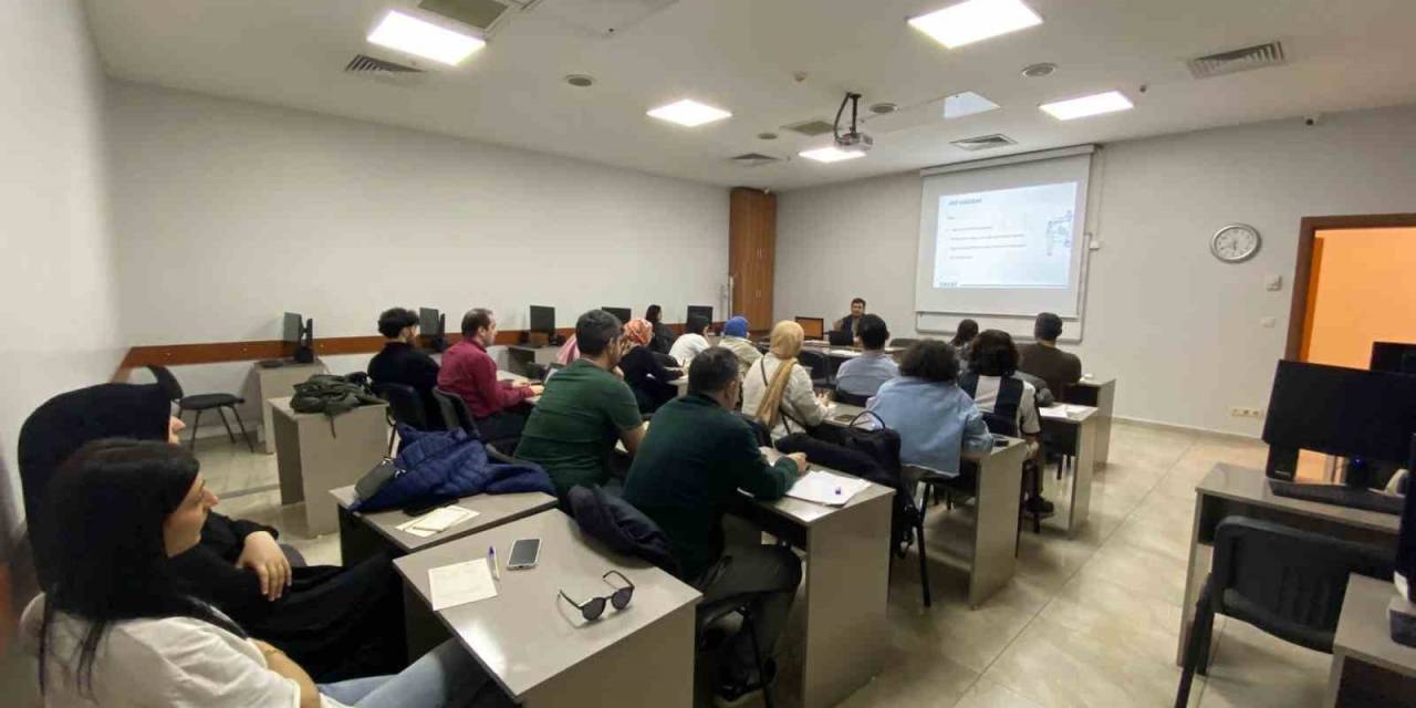 Esenler Belediyesi Proje Yazım Okulu’nda Dersler Başladı