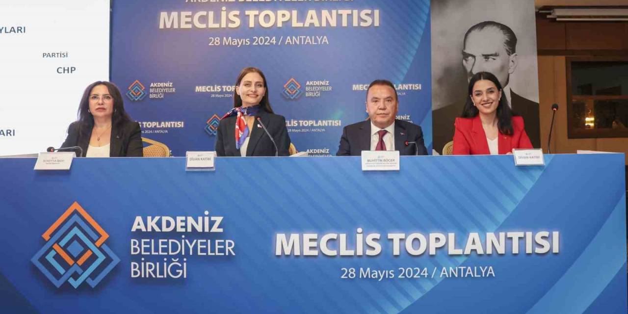 Başkan Böcek Akdeniz Belediyeler Birliği Başkanlığı’na Seçildi