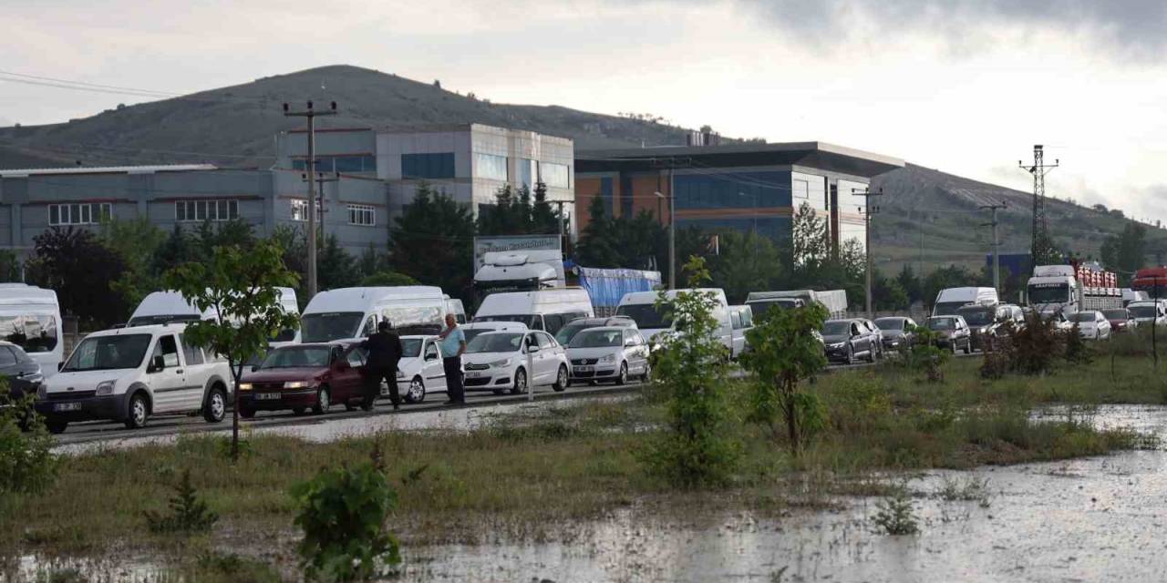 Nevşehir’de Sağanak Yağış Ulaşımı Olumsuz Etkiledi