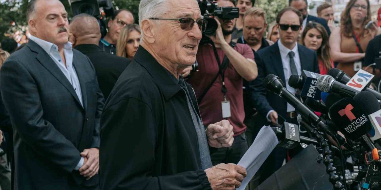 Ünlü Oyuncu Robert De Niro’dan Trump’a: “Palyaçonun Teki”