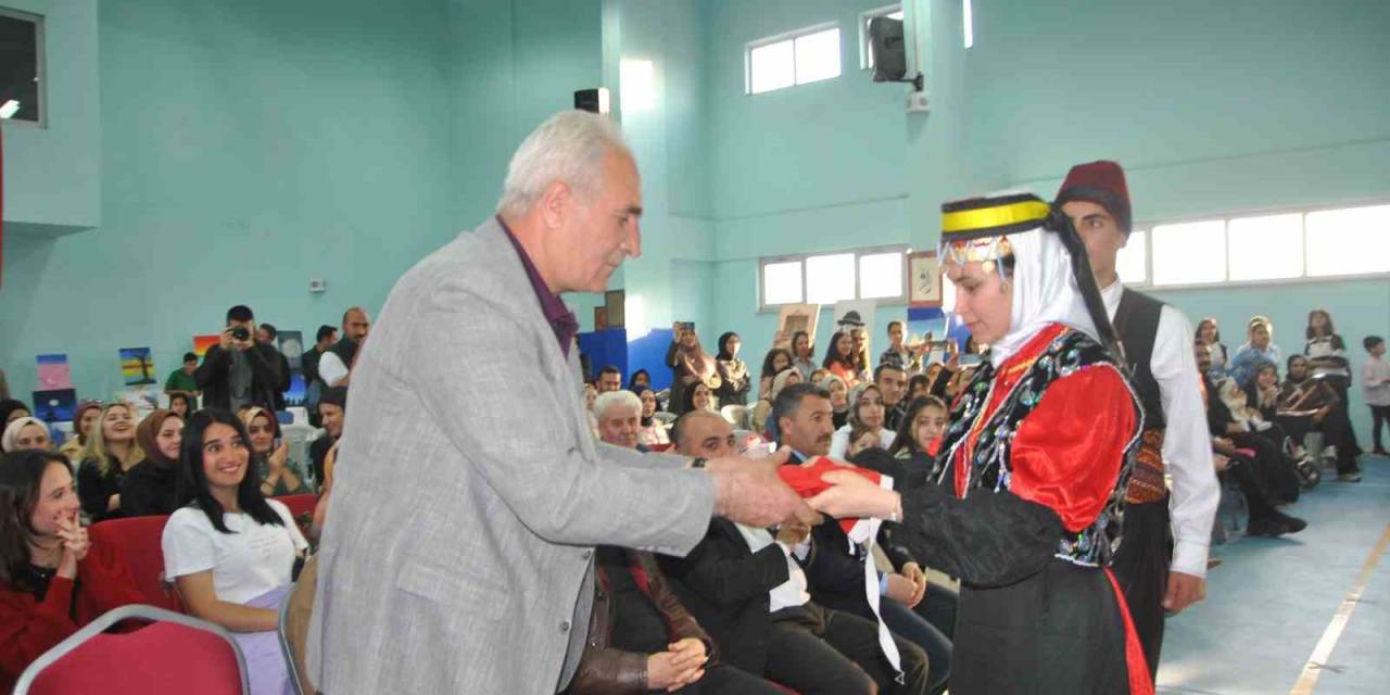 Eleşkirt’te Gençlik Konseri Beğeni Topladı