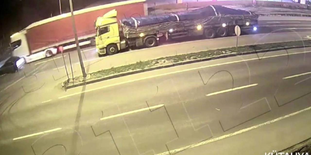Kütahya’da Trafik Kazaları Saniye Saniye Kameraya Yansıdı