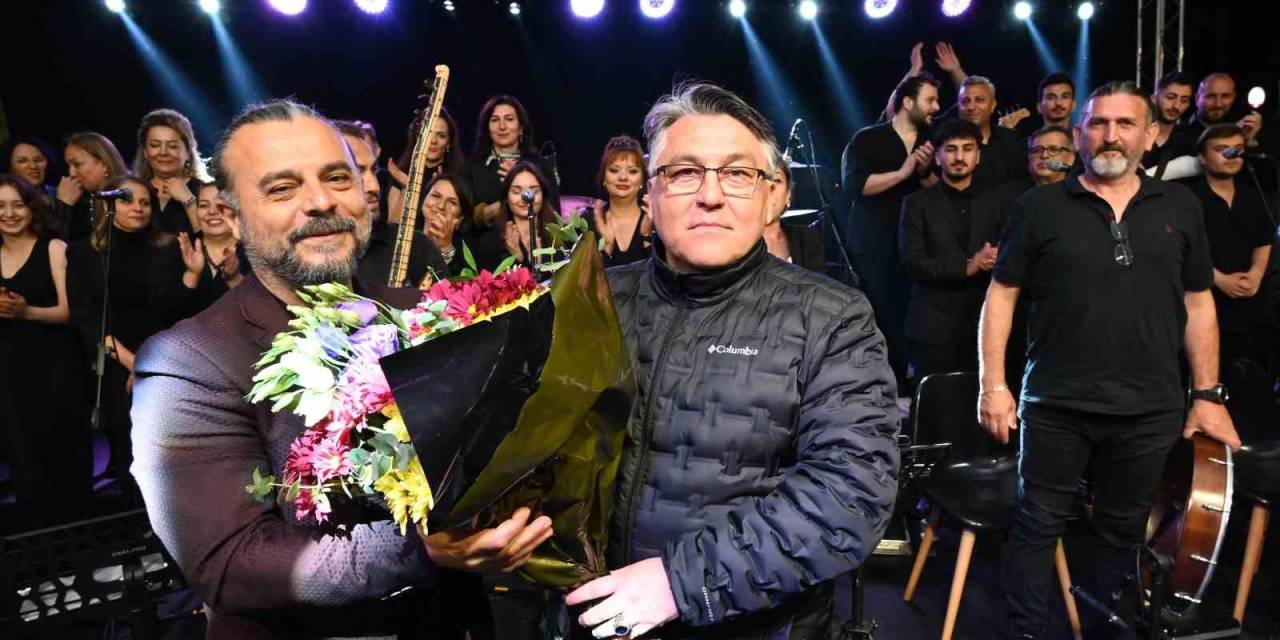 “Akademinin Sesi Korosu”nun Verdiği Konser Büyük Beğeni Topladı