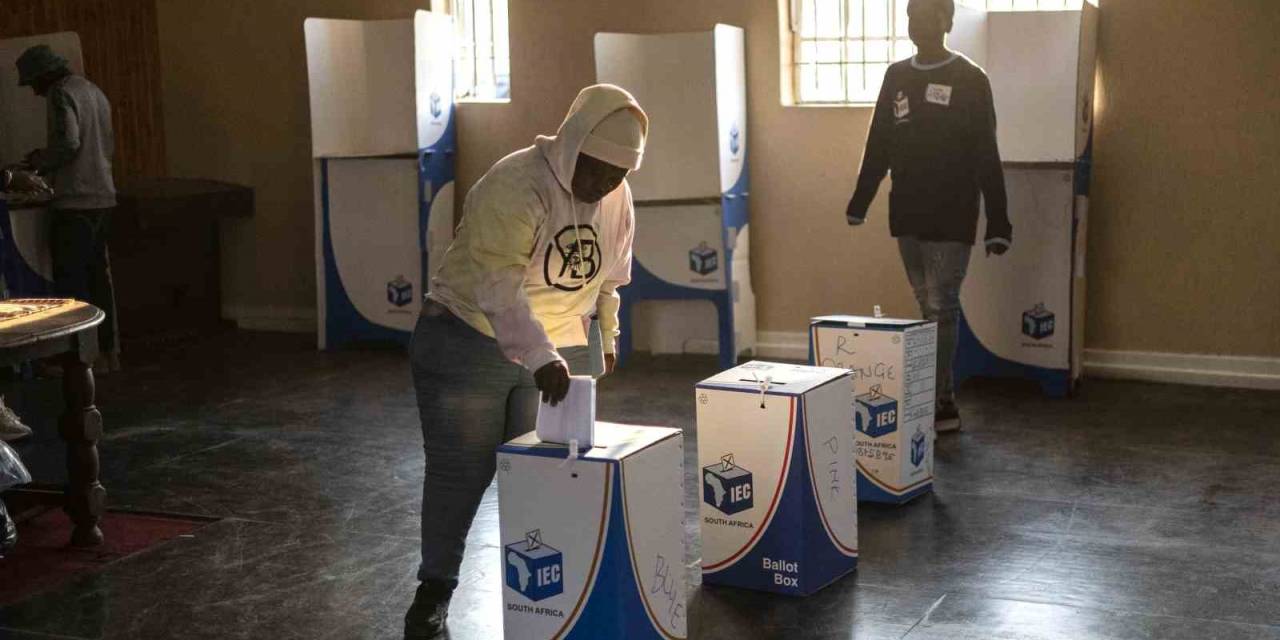 Güney Afrika Halkı Genel Seçim İçin Sandık Başında