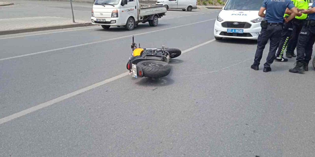 Alanya’da İki Motosiklet Çarpıştı; 1 Yaralı