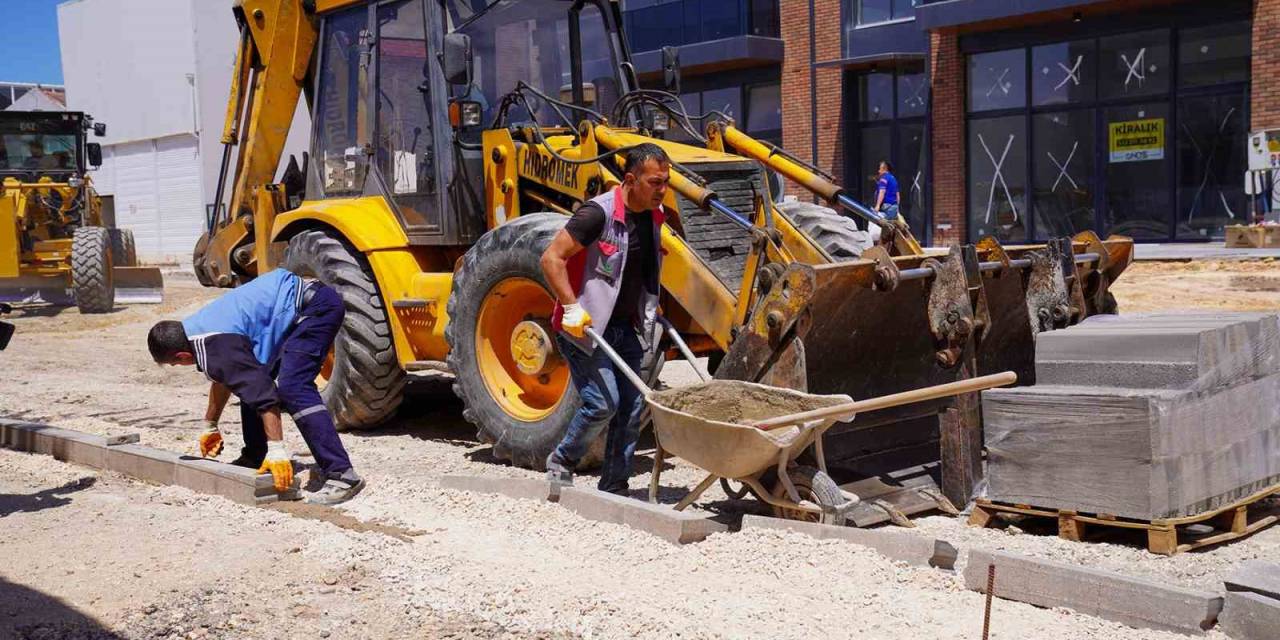 Tepebaşı’nda Üstyapı Çalışmaları Sürüyor