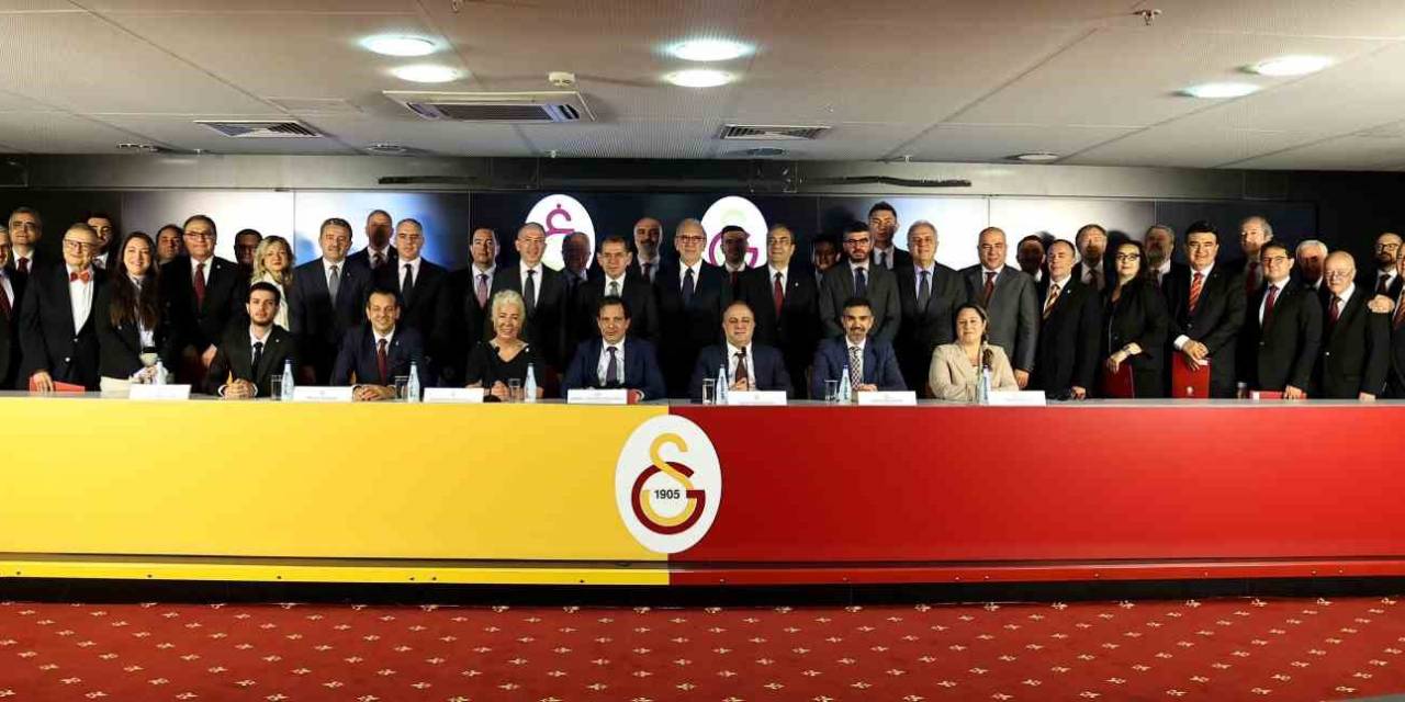 Galatasaray’da Yeni Yönetim Mazbatalarını Aldı