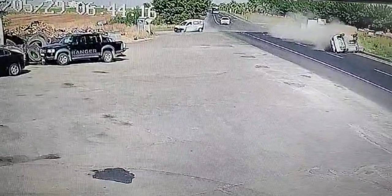 Şanlıurfa’da 3 Kişinin Yaralandığı Kaza Anı Kamerada