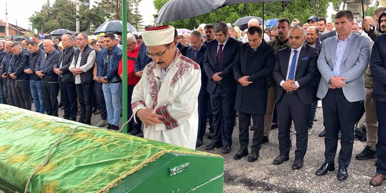 Diyaliz Tedavisinin Ardından Rahatsızlanarak Sevk Edildiği Antalya’da Hayatını Kaybeden İkinci Hasta Da Toprağa Verildi