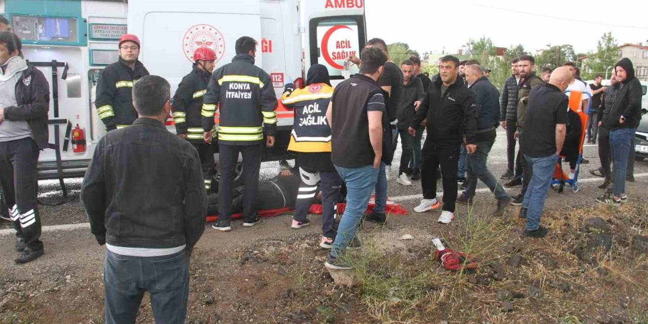 Devrilen Kamyon Minibüsle Çarpıştı: 14 Yaralı