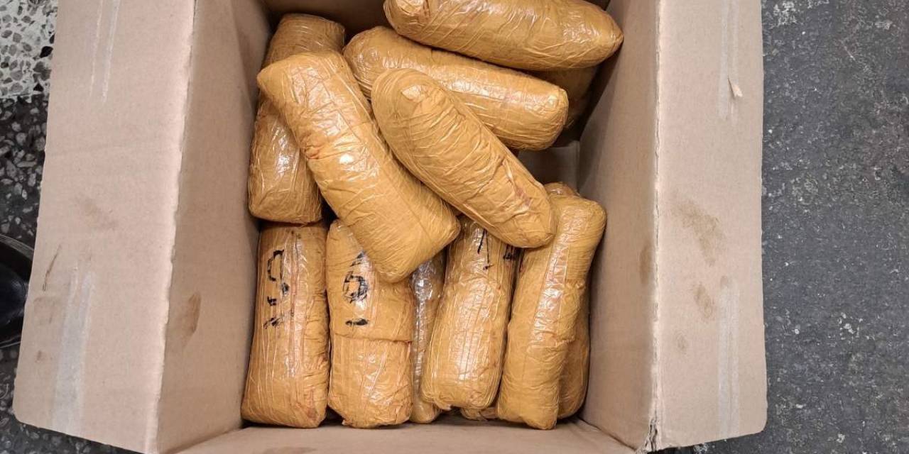 Arabanın Boşluklarına Gizlenen 6 Kilo Eroin Ele Geçirildi