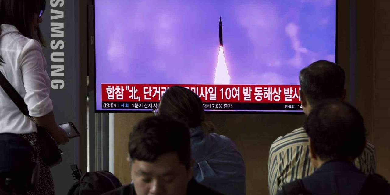 Kuzey Kore En Az 10 Balistik Füze Fırlattı