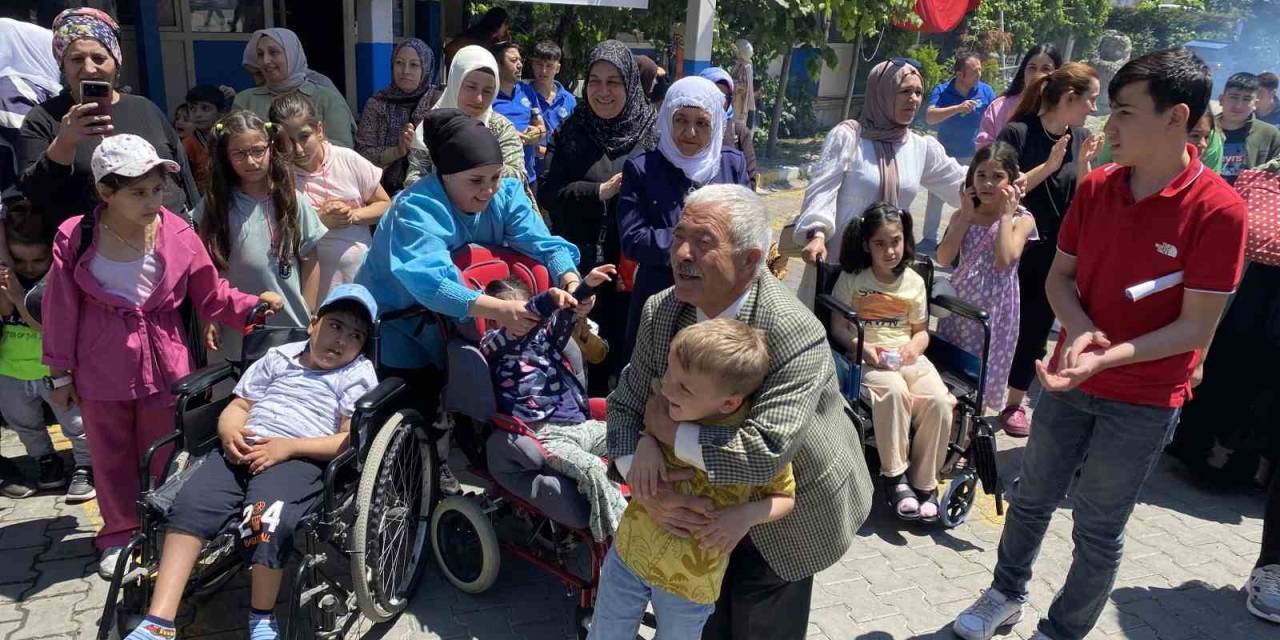 Engelli Çocuklar Ve Aileleri, Türkiye Deniz Canlıları Müzesi’ni Ziyaret Etti