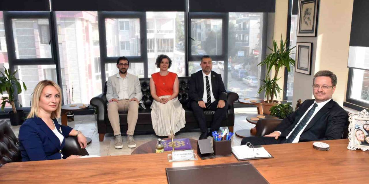 Vali Ünlü, Veteriner Ve Eczacılar İle Bir Araya Geldi