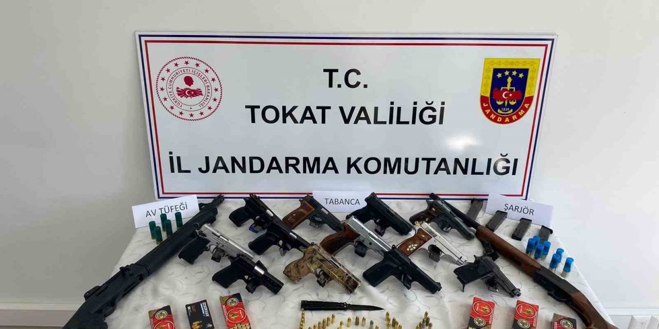 Silah Kaçakçıları Yakayı Ele Verdi