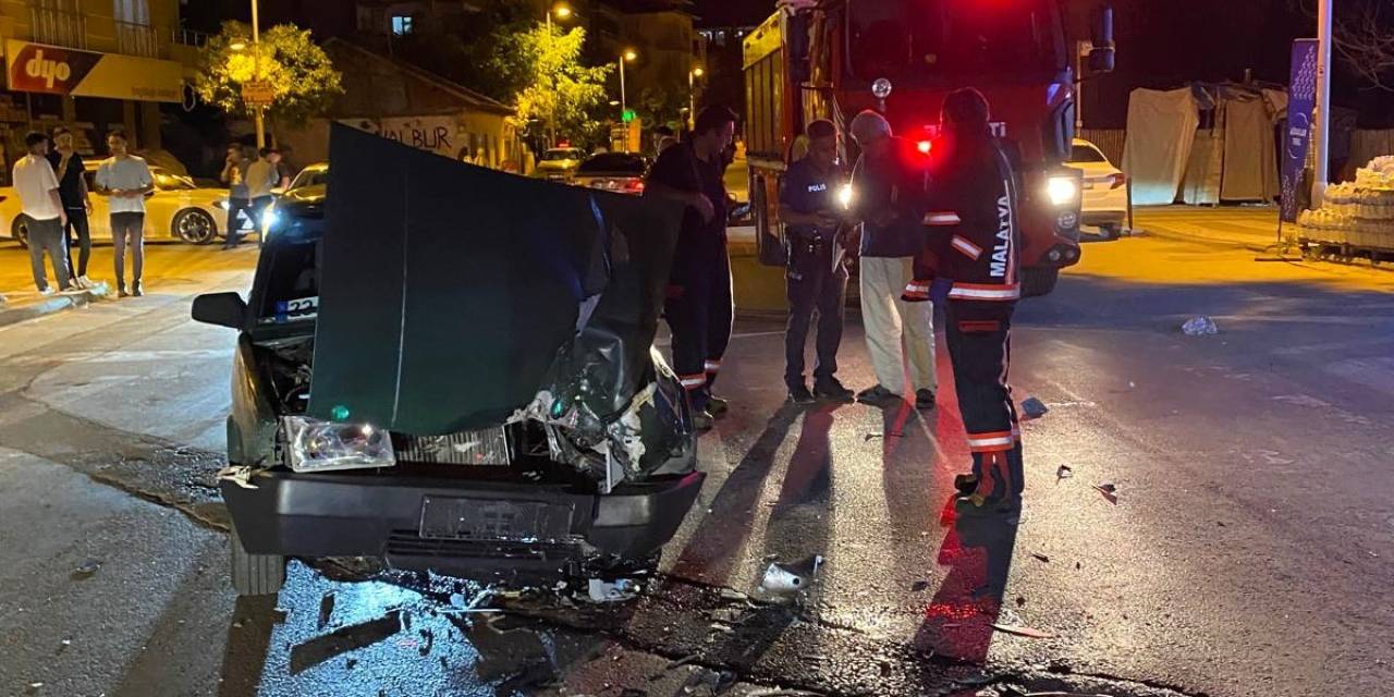 Otomobil İle Motosiklet Çarpıştı: 1 Yaralı