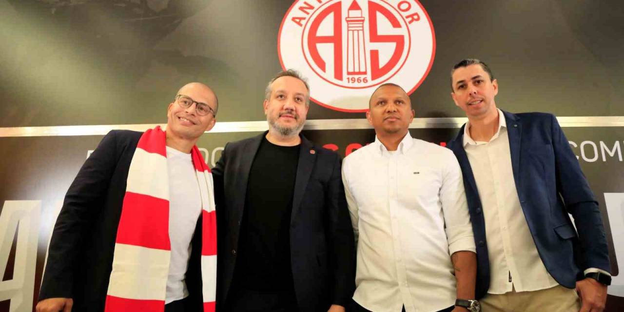 Alex De Souza, Antalyaspor İle 2 Yıllık Sözleşme İmzaladı