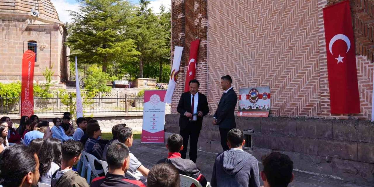 880 Yıllık Tarihi Yerinde Öğrendiler