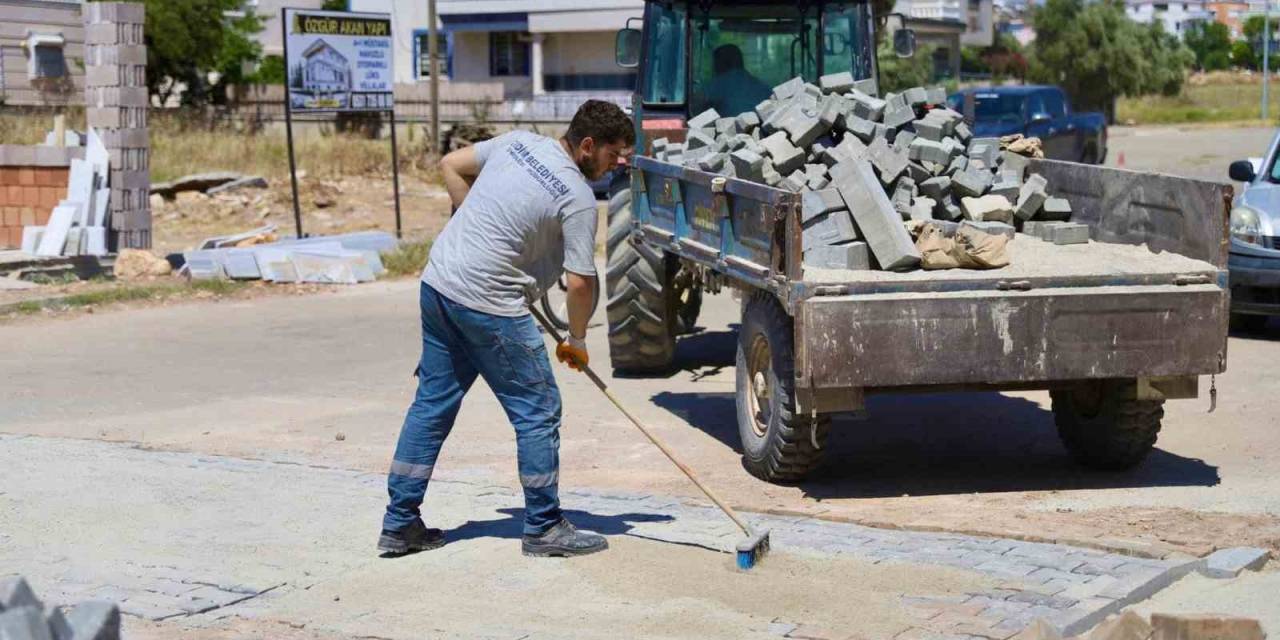 Didim’de Yol Bakım Ve Onarım Çalışmaları Devam Ediyor