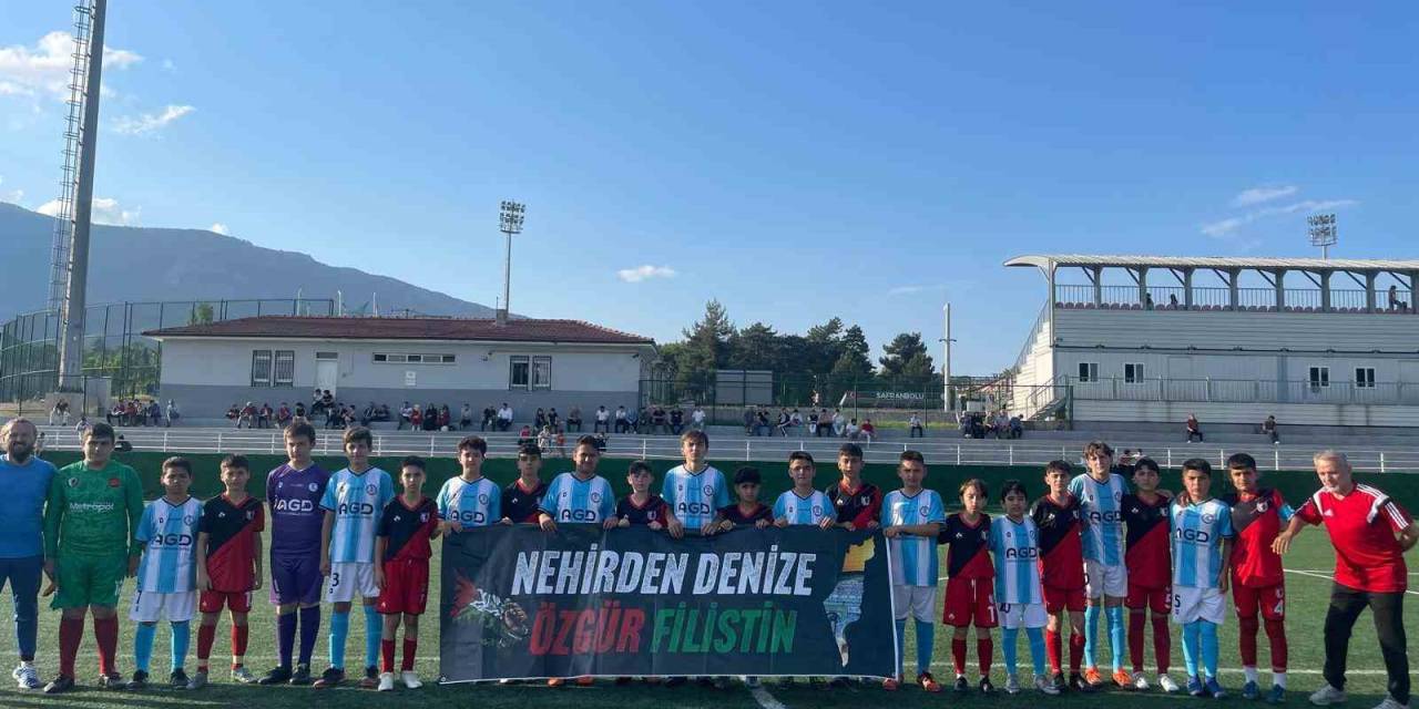 U-13 Takımlarından Filistin’e Destek