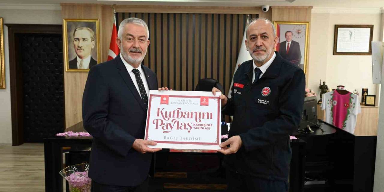 Başkan Başdeğirmen’den, Diyanet Vakfına Kurban Bağışı