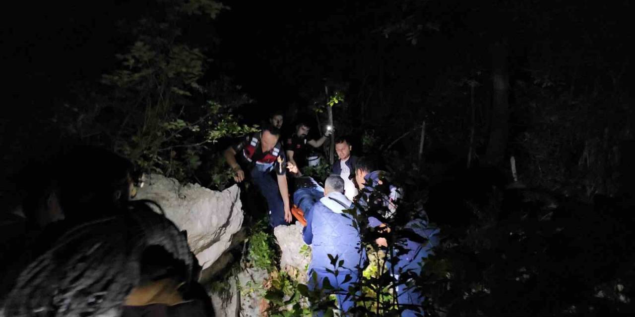 Balık Tutarken Fenalaşan Arkadaşı Öldü, Yardım Çağırmak İsterken Yaralandı