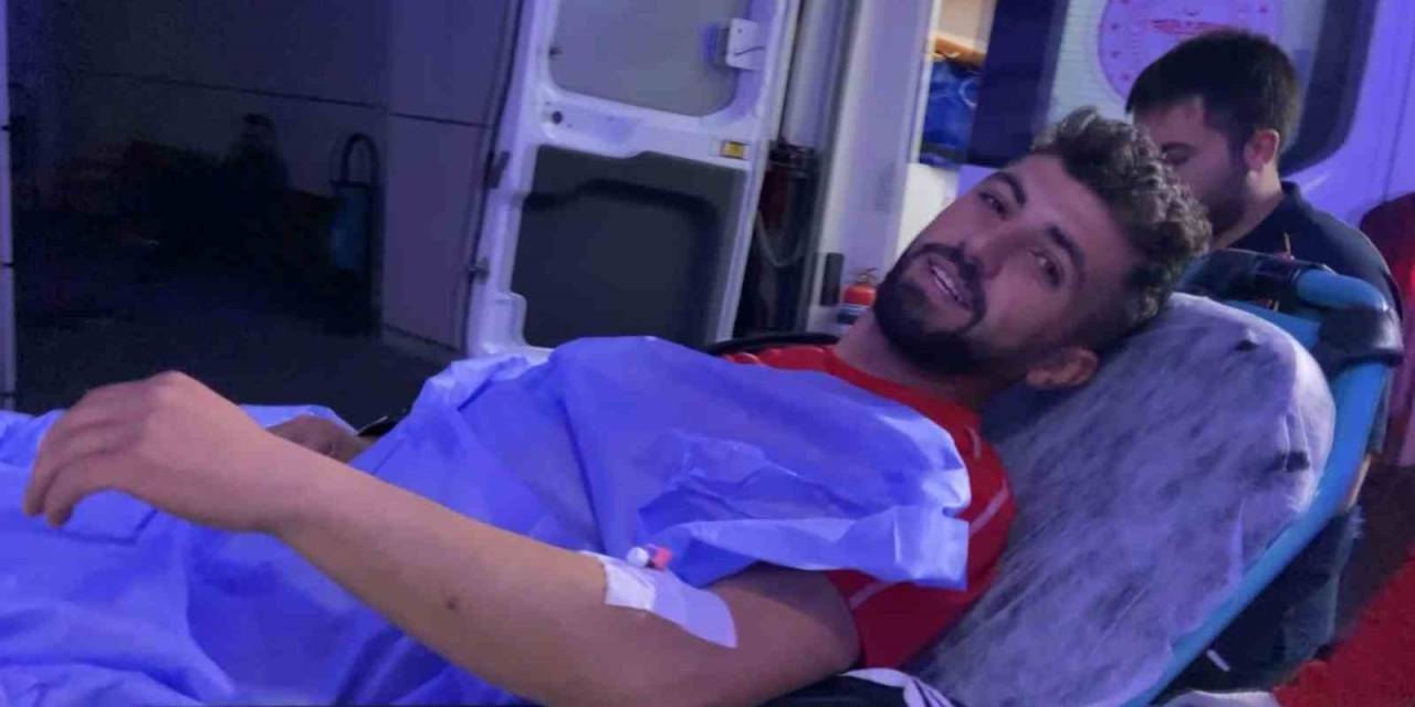 Yarasını Unutup Çocuğun Bıçaklamasına Perişan Oldu