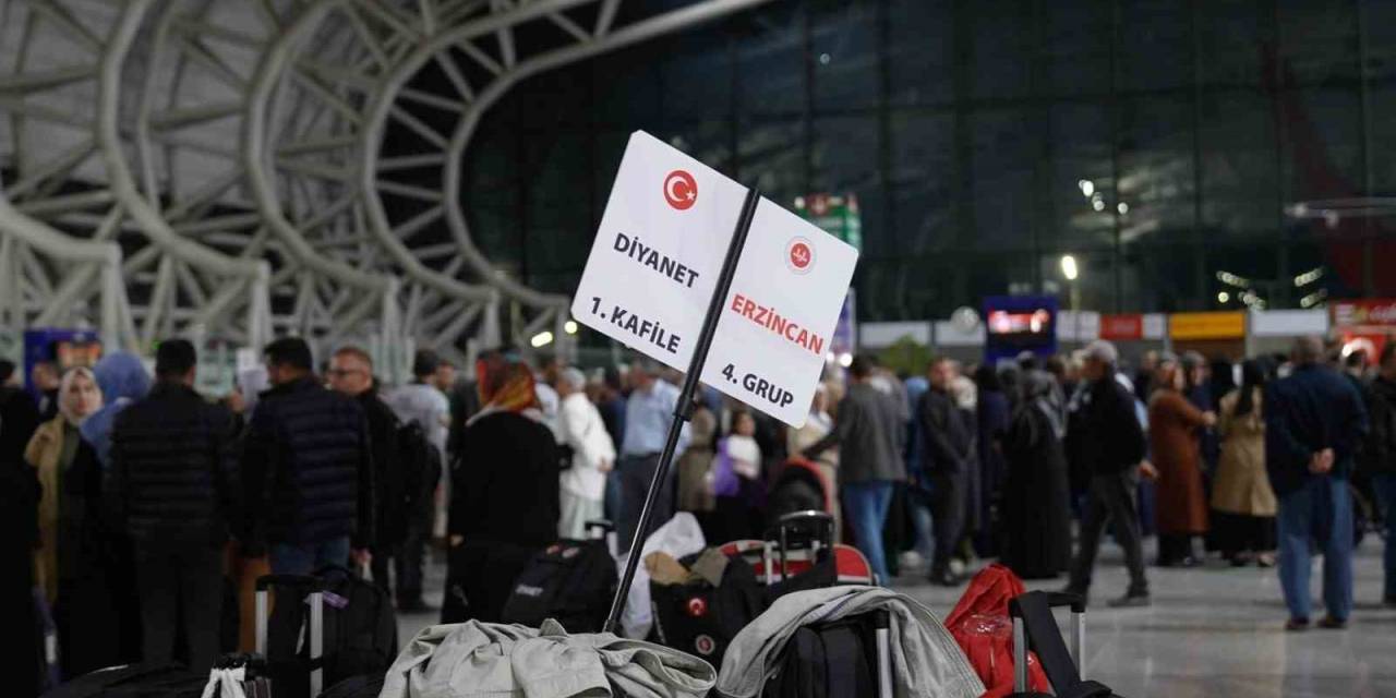 Erzincan’dan Hac Kafilesi Dualarla Uğurlandı