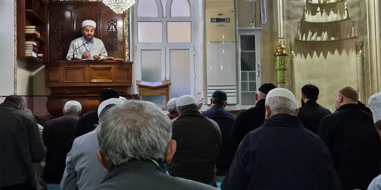 Rize'de tüm camilerde Gazze'ye dua edildi