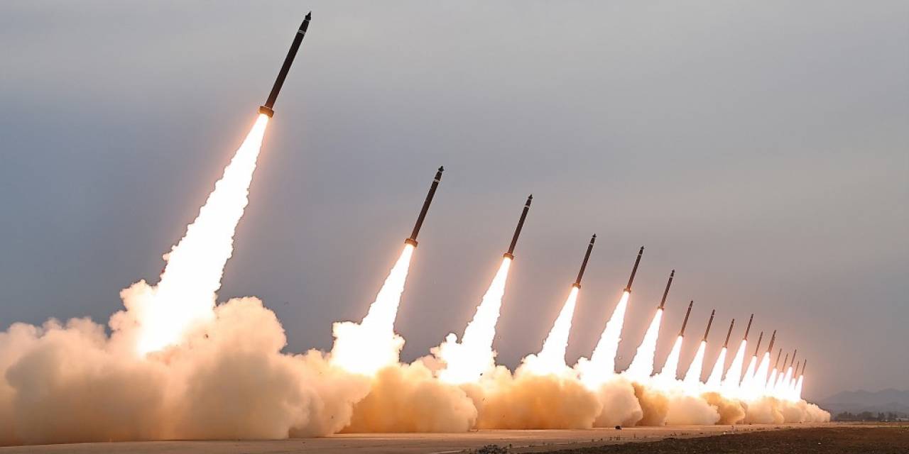 Kuzey Kore’den “Güç Gösterisi” Tatbikatı