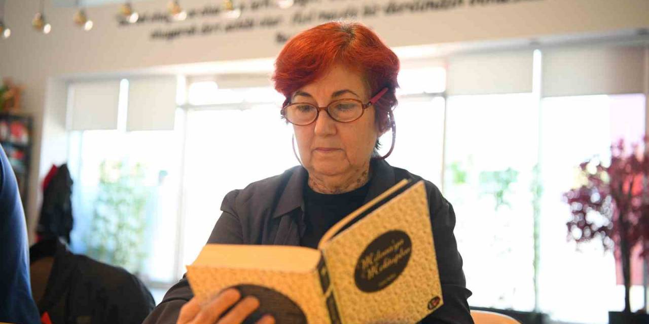 Kitap Kahve’nin 70 Yaşındaki Müdavimi Gençlere Örnek Oluyor