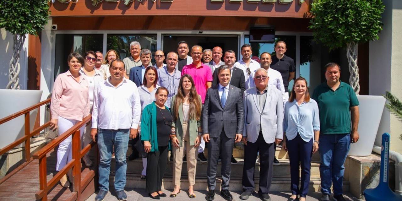 Deniz Yücel’den Başkan Denizli’ye: “Çeşme Sizinle Daha Güze Olacak”