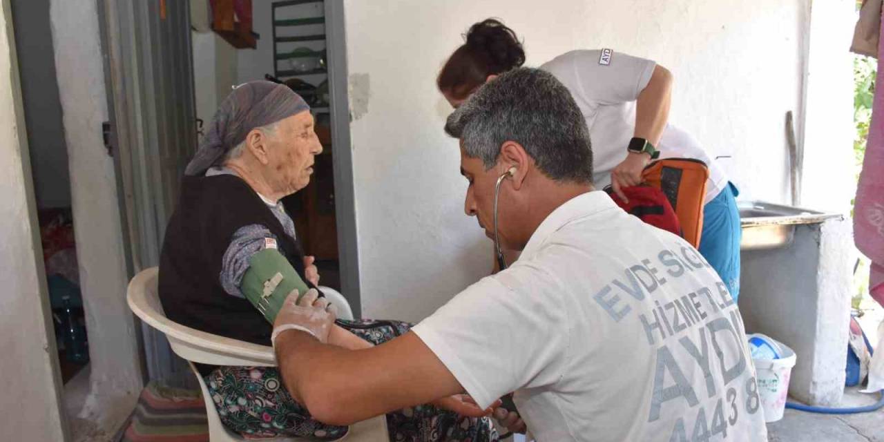 Aydın’da Vatandaşlar Evde Sağlık Hizmetlerinden Memnun