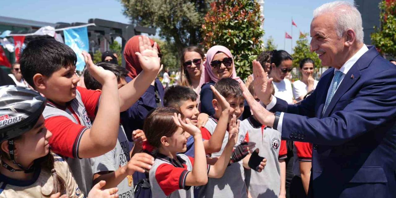 Ümraniye’de 500 Bisiklet Tutkunu Çocuk Kıyasıya Yarıştı