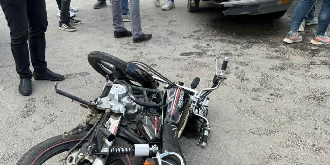 Konya’da Motosiklet İle Otomobil Çarpıştı: 2 Yaralı
