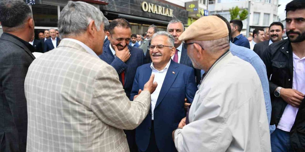 Akar İle Büyükkılıç, Pınarbaşı Esnafıyla Bir Araya Geldi