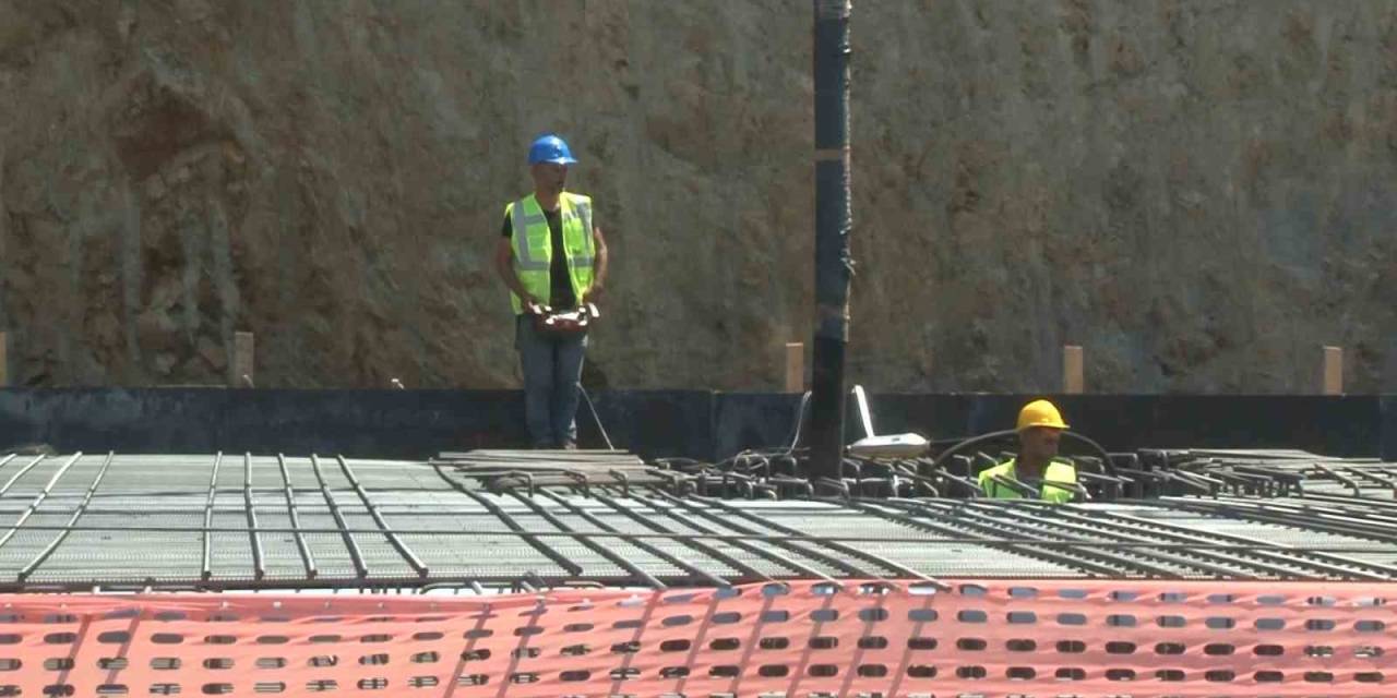 Arnavutköy’de 26 Bin Metrekarelik Tema Park’ın Temeli Atıldı