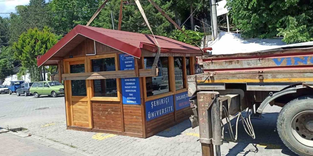 Devrek’te Yaya Yoluna Yapılan Dolmuş Durağı Kaldırıldı