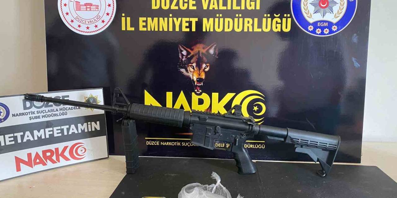 Uyuşturucu Ticaretine 2 Tutuklama