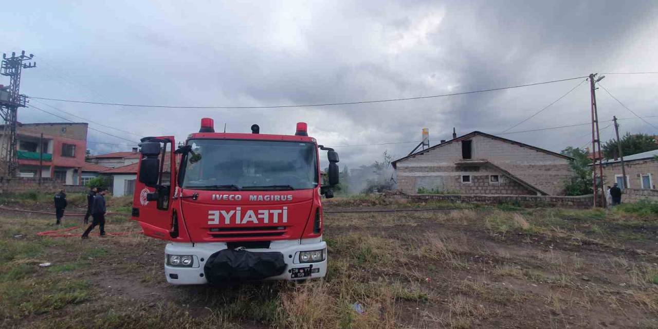 Kayseri’de Müstakil Evde Yangın: 1 Yaralı