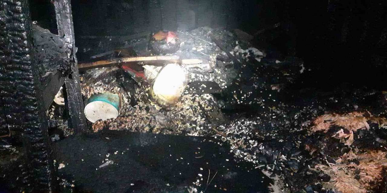 Burdur’da Sobadan Çıkan Yangında İş Yeri Kullanılamaz Hale Geldi