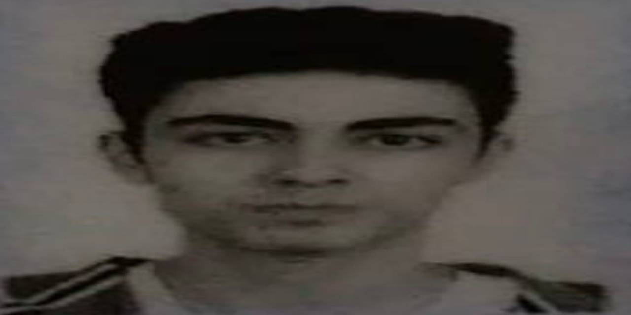 Oğlunu Öldürdü, Kendini Tuvalete Kilitledi